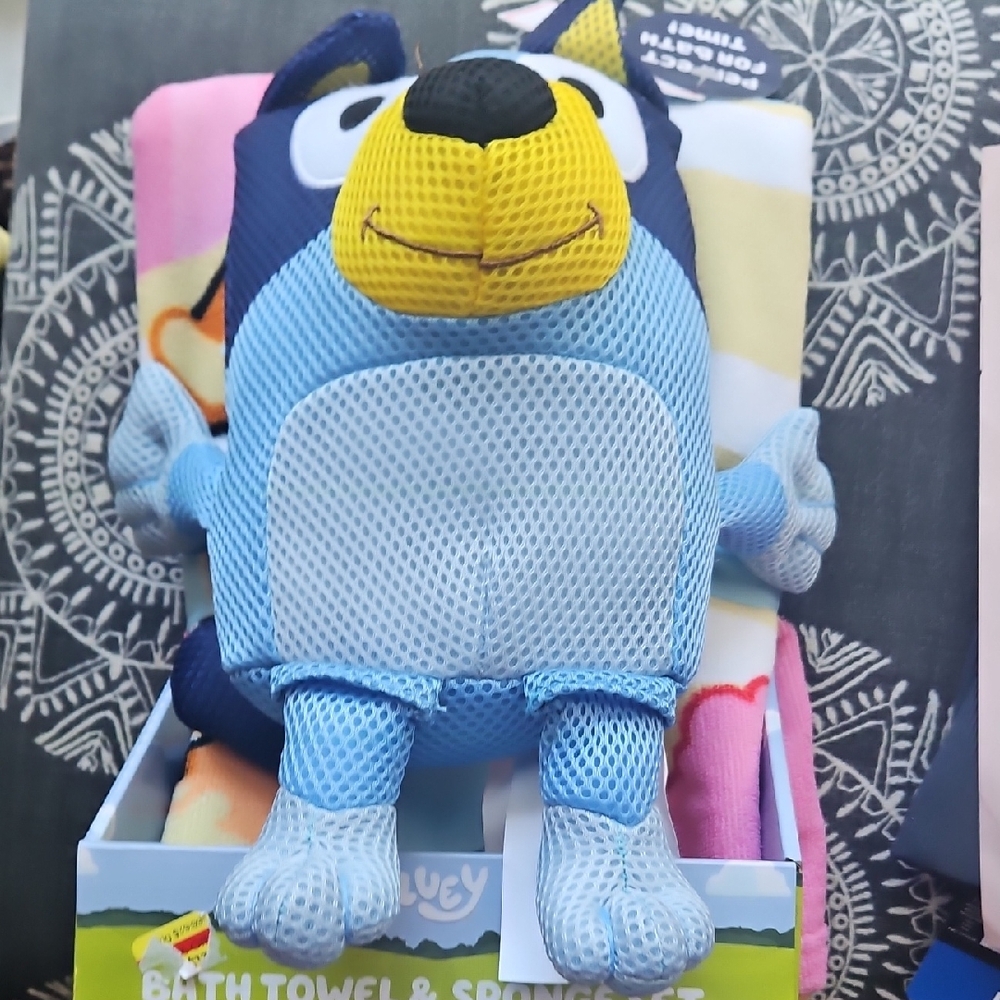 Bluey and Pink Bath Towel Set